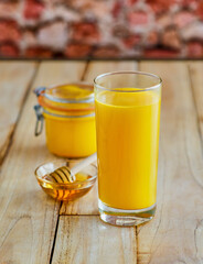 turmeric tea with honey