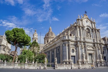 catania, italien - duomo di sant agata an der piazza del duomo