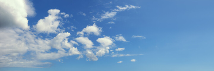 Obraz premium Blue sky with white clouds, background. Cumulus clouds