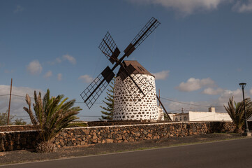 Molino de viento tradicional en Lajares, Fuerteventura
