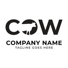 Fototapeta premium Elegant Cow Logo Design Featuring Silhouette of Cow in Circle for Farm or Dairy Brand Identity