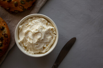Organic Creamy Cream Cheese Spread Perfect for Bagels