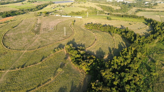 Uma paisagem rural em Boituva, interior do Estado de S&atilde;o Paulo, Brasil, em uma imagem a&eacute;rea obtida com um drone.