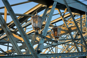 Kandelaber auf der Elbbrücke Blaues Wunder in Dresden