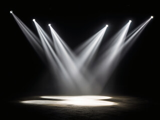 ステージの床を明るく照らすスポットライトの光