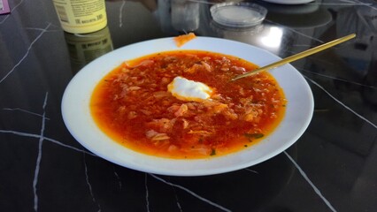 tomato soup with bread, borsch red