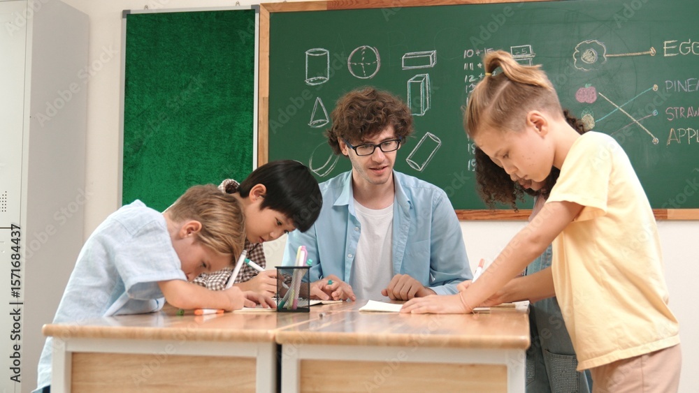 Poster smart teacher explain idea while diverse children drawing mind map while group of diverse student wo
