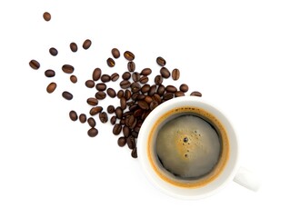 Obraz premium Coffee cup and coffee beans on white background for coffee shop and cafe concept art