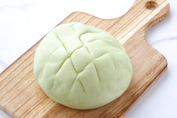 メロンの甘い香りが食欲をそそる、おいしそうなメロンパン
