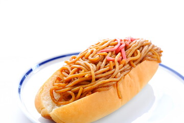 昔なつかしいソース味の焼きそばパン
