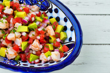 エビのセビーチェ（海老のセビーチェ）（セビチェ, セビッチェ）メキシコ料理 コピースペースあり Mexican shrimp ceviche（Mexican shrimp cebiche, Ceviche de camarón, Cebiche de camarón), copy space available