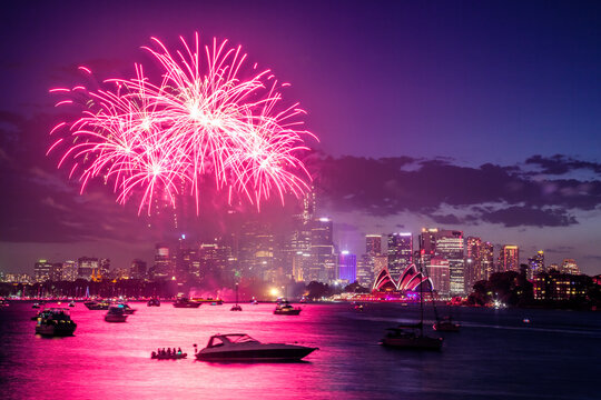 Fireworks on new year's eve, Sydney harbour, Australia