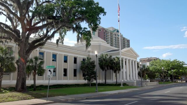 Supreme Court of Florida building at an angle with video tilting up.