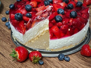 No-bake cold cheesecake with strawberry jelly