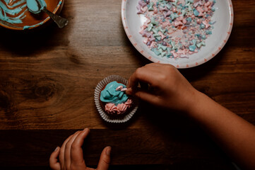 Cupcake Muffin backen & dekorieren mit Frischkäse Frosting - Meerjungfrau Mermaid Topping