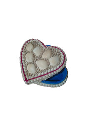 Handcrafted heart-shaped shell box A unique decorative piece made with real seashells, perfect for storing small treasures or as a gift isolated on transparent back ground 