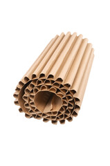 rotolo di cartone corrugato per imballagi industriali isolato su sfondo bianco o trasparente