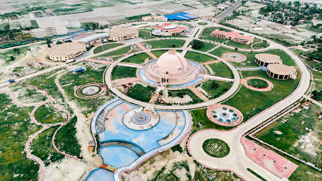 Historic monuments of Vaishali including the Buddha Relic Stupa, and Vishwa Shanti Stupas. Bihar tourism site and Historic Monuments of Vaishali, Muzaffarpur, Bihar, India.