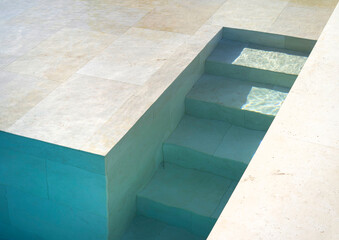 Scale ingresso piscina
