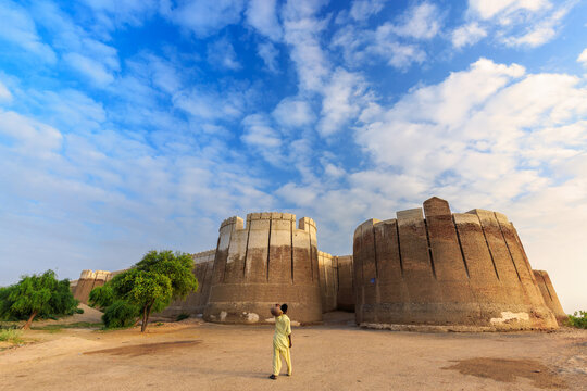 Naukot Fort , built by Mir Karam Ali Khan Talpur in 1814, is a historic fortification located in Mithi Taluqa, Tharparkar District, Sindh, Pakistan