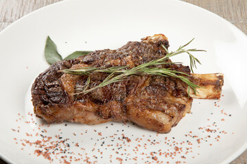 polpette hamburger tagliata di carne filetto con rucola e pomodorini pollo e spiedini 