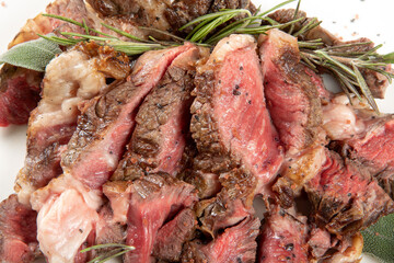 polpette hamburger tagliata di carne filetto con rucola e pomodorini pollo e spiedini 