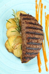 polpette hamburger tagliata di carne filetto con rucola e pomodorini pollo e spiedini 