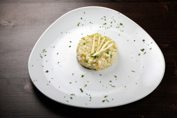 pasta con pomodorini gialli risotto zucchine e limone spaghetti gourmet