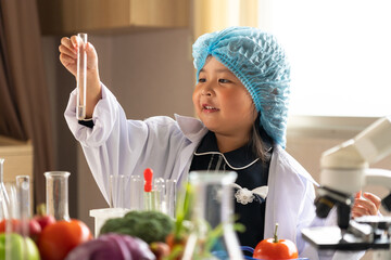 Little Scientist Experiments with Chemical Mixing For young children to learn the basics of science, experiment with careers.