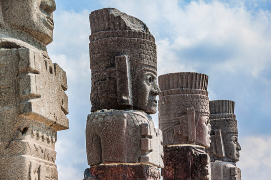 Atlantes de la zona arqueolog&iacute;ca de Tula, Hidalgo, M&eacute;xico.