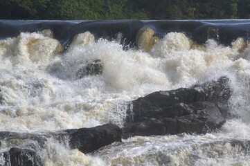 Rivers in Venezuela, Orinoco and Caroni.
Two enormous rivers that have a huge flow of fresh water cross much of Venezuela.
