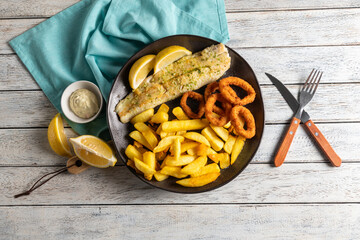 Crispy Seafood Platter With Sides
