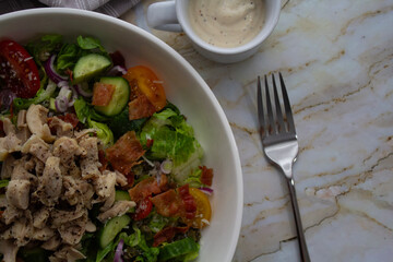 Salade Repas au Poulet Grill&eacute;