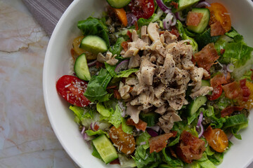 Salade Repas au Poulet Grill&eacute;