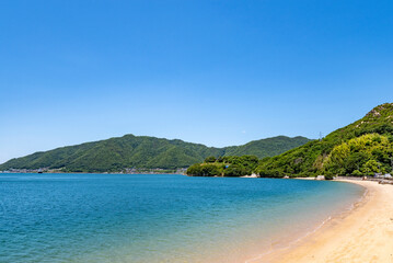 岩子島厳島神社前の浜辺　広島県尾道市