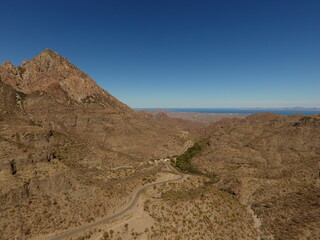 DESIERTO EN LAS MONTAÑAS DE LORETO BAJA CALIFORNIA SUR MEXICO