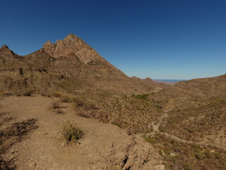 DESIERTO EN LAS MONTAÑAS DE LORETO BAJA CALIFORNIA SUR MEXICO