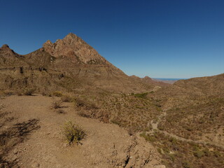 DESIERTO EN LAS MONTAÑAS DE LORETO BAJA CALIFORNIA SUR MEXICO