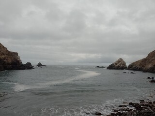 Obraz premium stormy sea and rocks