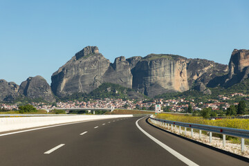 The highway leading to the small town of Kalabaka at the foot of the Meteora mountains
