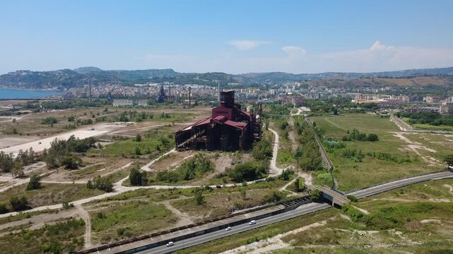 Vecchio altoforno Bagnoli Napoli