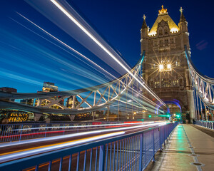 Obraz premium Tower Bridge Light Trails