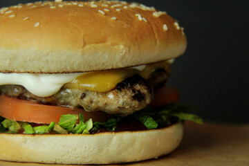 close up cheeseburger 