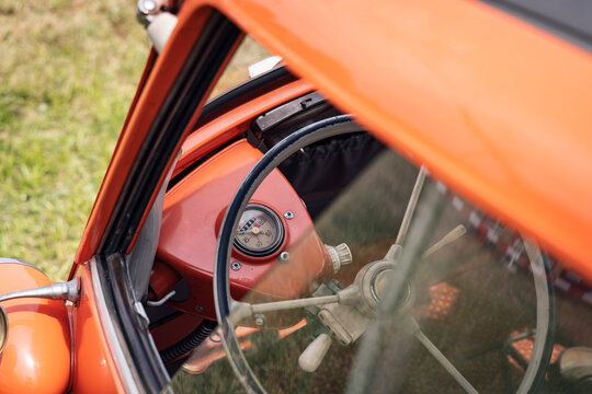 Armaturenbrett eines Oldtimers