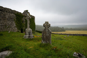 ruins of an old castle in ireland
