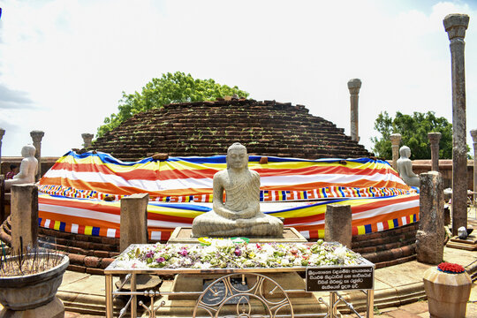 Ancient Pagoda and Statues of Lord Buddha of Girihandu Seya, Thiriyai, Trincomalee, Sri Lanka.
