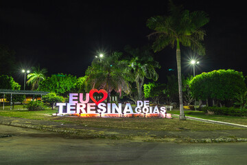 letreiro da cidade de Teresina de Goiás, Estado de Goiás, região da Chapada dos Veadeiros, Brasil