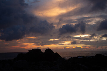 奄美大島の夏の夕暮れの海景。