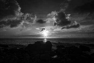 奄美大島の夏の夕暮れの海景。