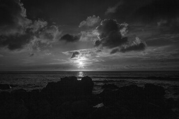 奄美大島の夏の夕暮れの海景。